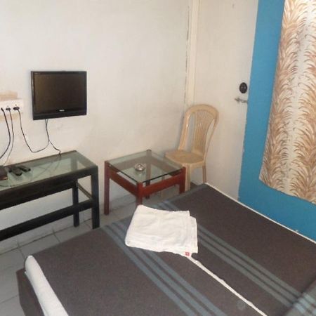 Hotel Abhishek Насик Экстерьер фото