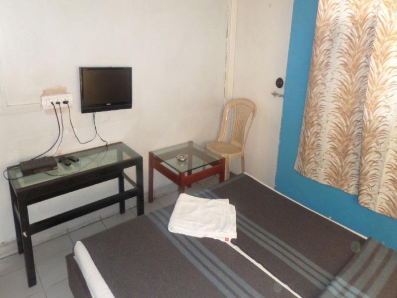 Hotel Abhishek Насик Экстерьер фото